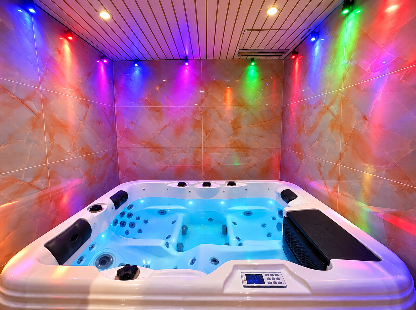 Signature massage with Jacuzzi